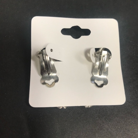 Large Silver Tone Vintage Leaf Earrings Clip On Rhinestone stems - Picture 4 of 4